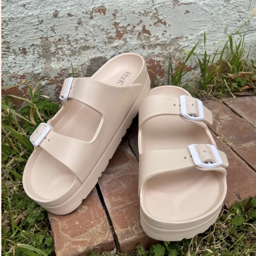 Nude platform foam 2 strap Sandals size 11
